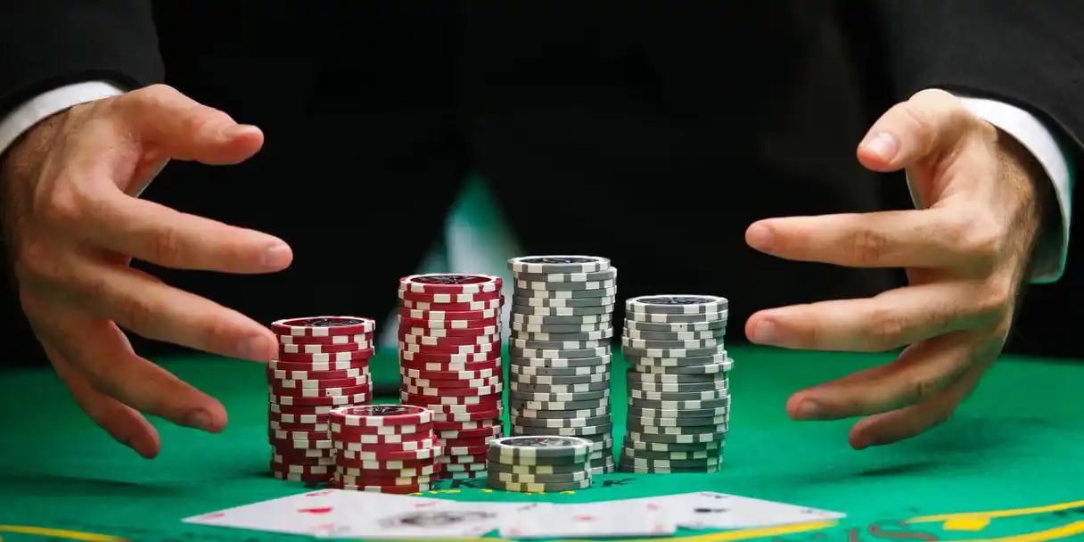 Layar dukungan pelanggan macau live dengan opsi live chat dan email